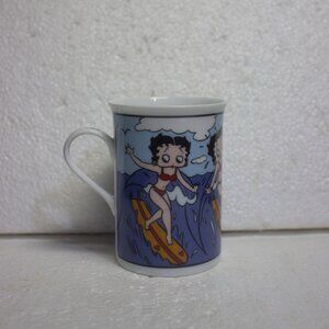 Betty Boop Fine Porcelain Collector Mug The Danbury Mint 8 oz Wipe-out Betty